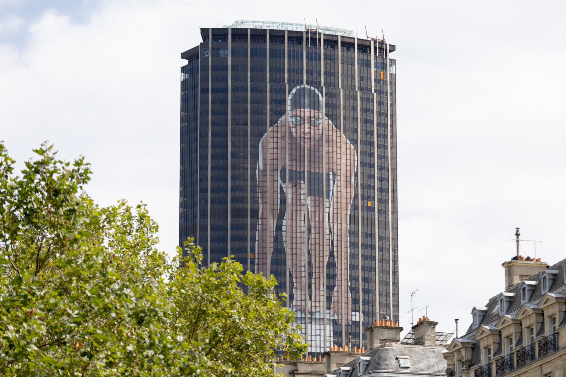 Vue de la cathédrale Notre-Dame de Paris depuis un toit.