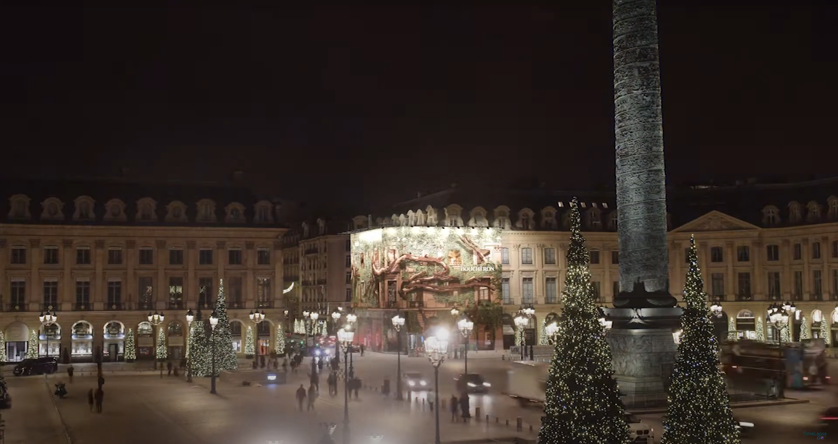 Image de nuit de la façade du flagship de Noël de la Joaillerie Boucheron