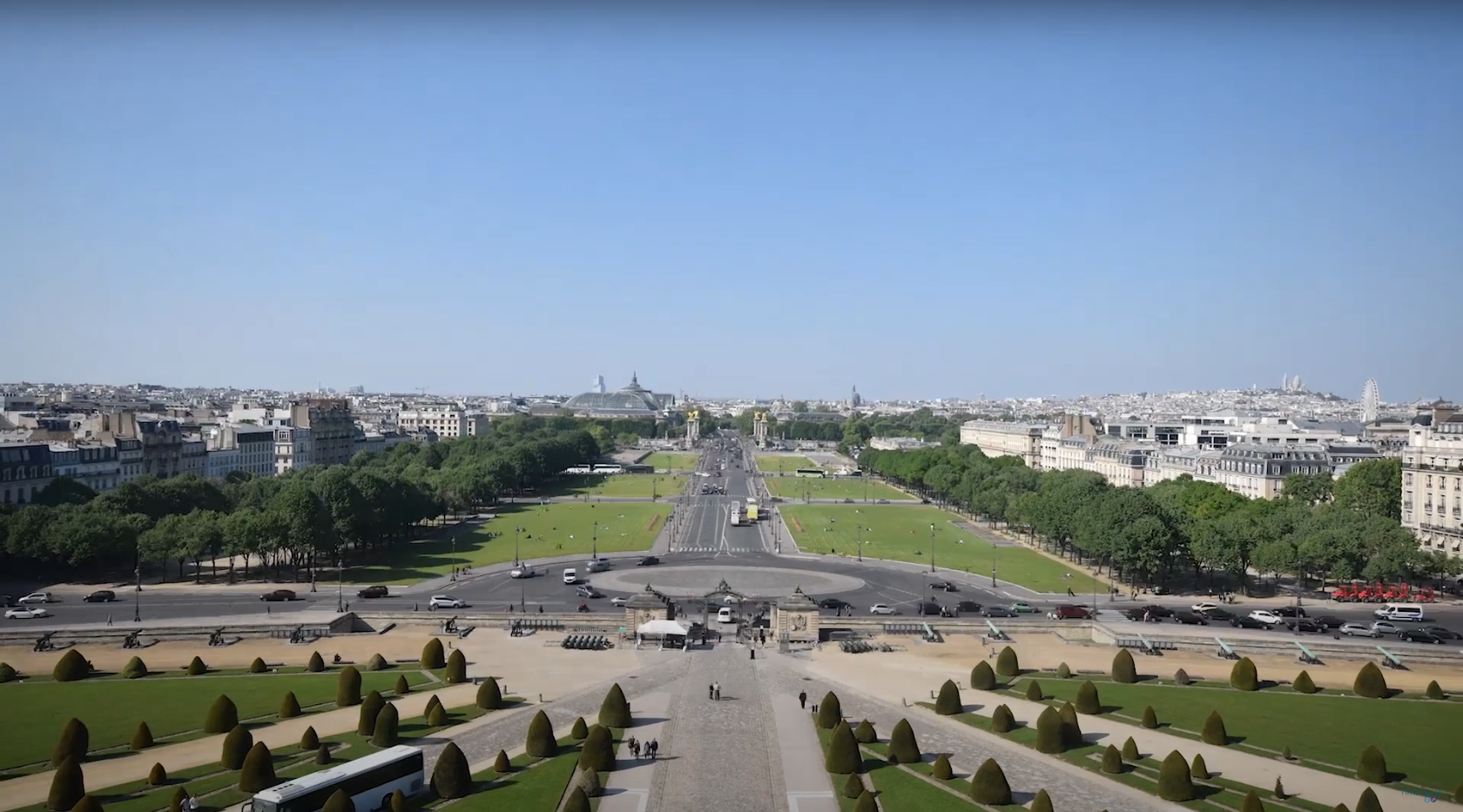 Panorama urbain de Paris les Invalides depuis le toit de l’Hôtel des Invalides.