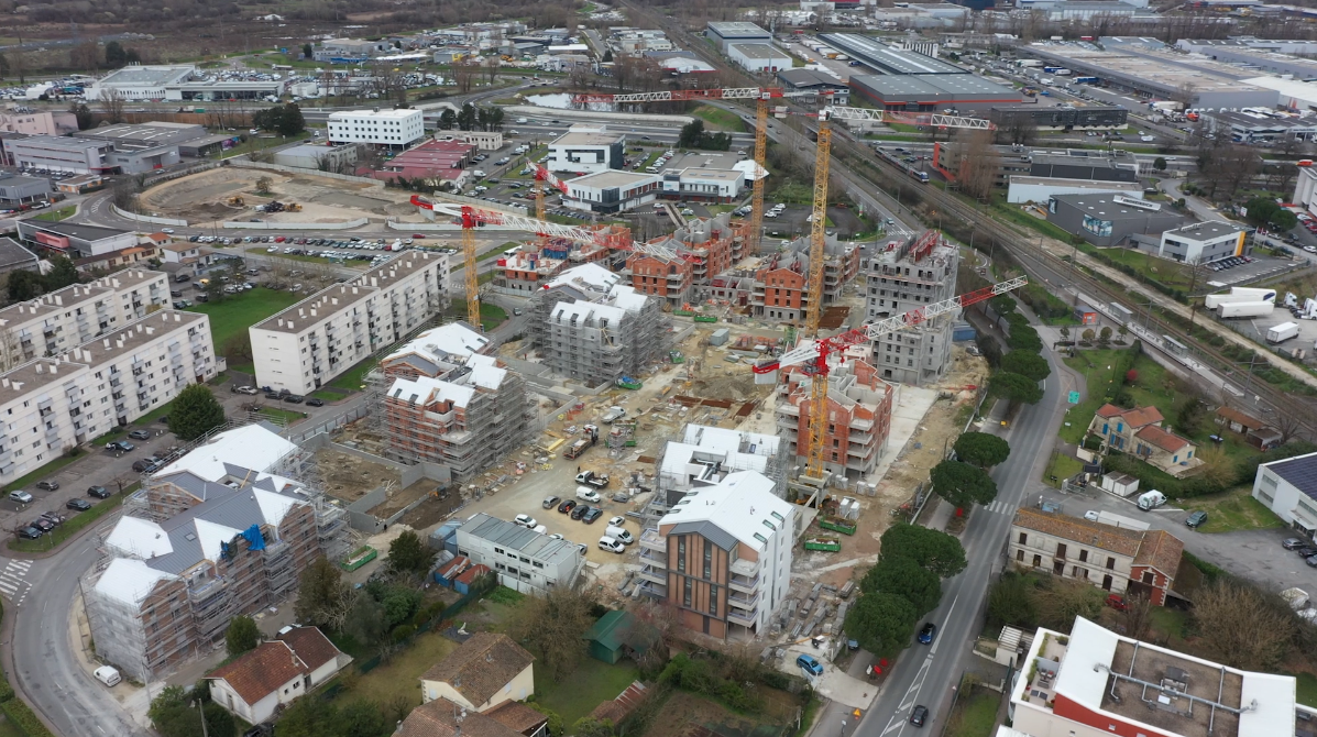 Vue aérienne du chantier de construction de la Résidence Hevea.