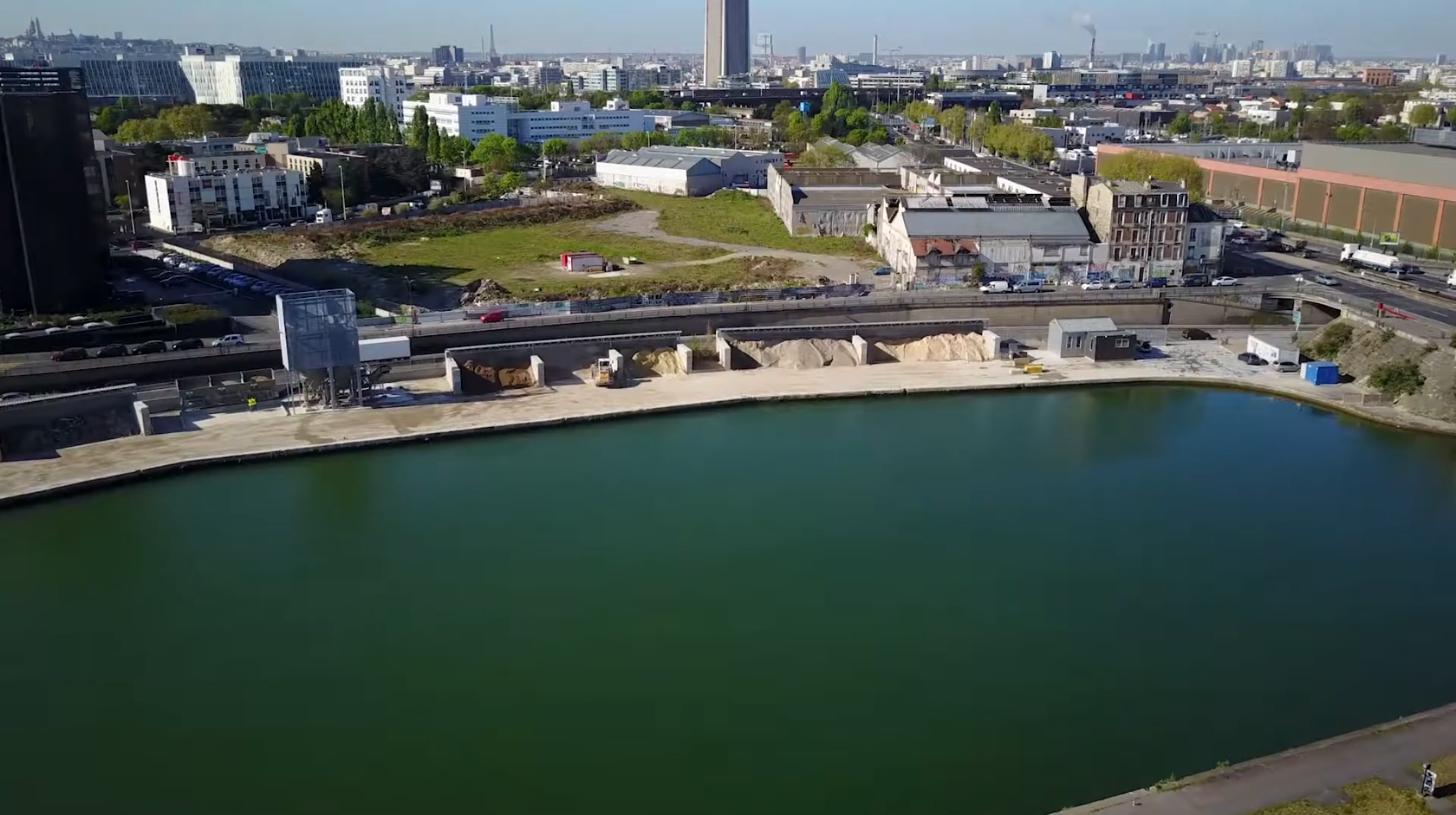 Image de la construction d'un port fluvial à Saint-Denis