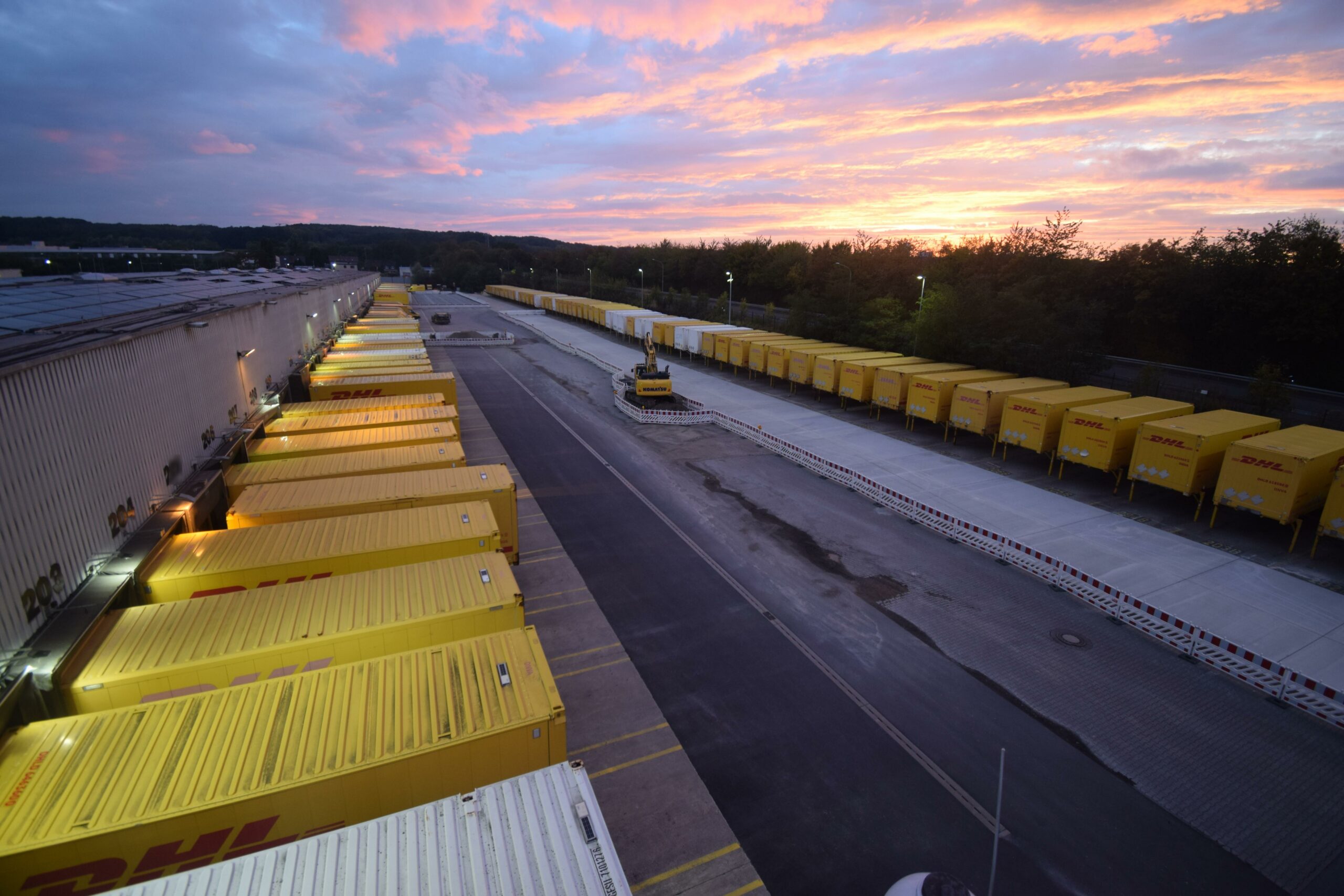 Les tours de La Défense dans la nuit.