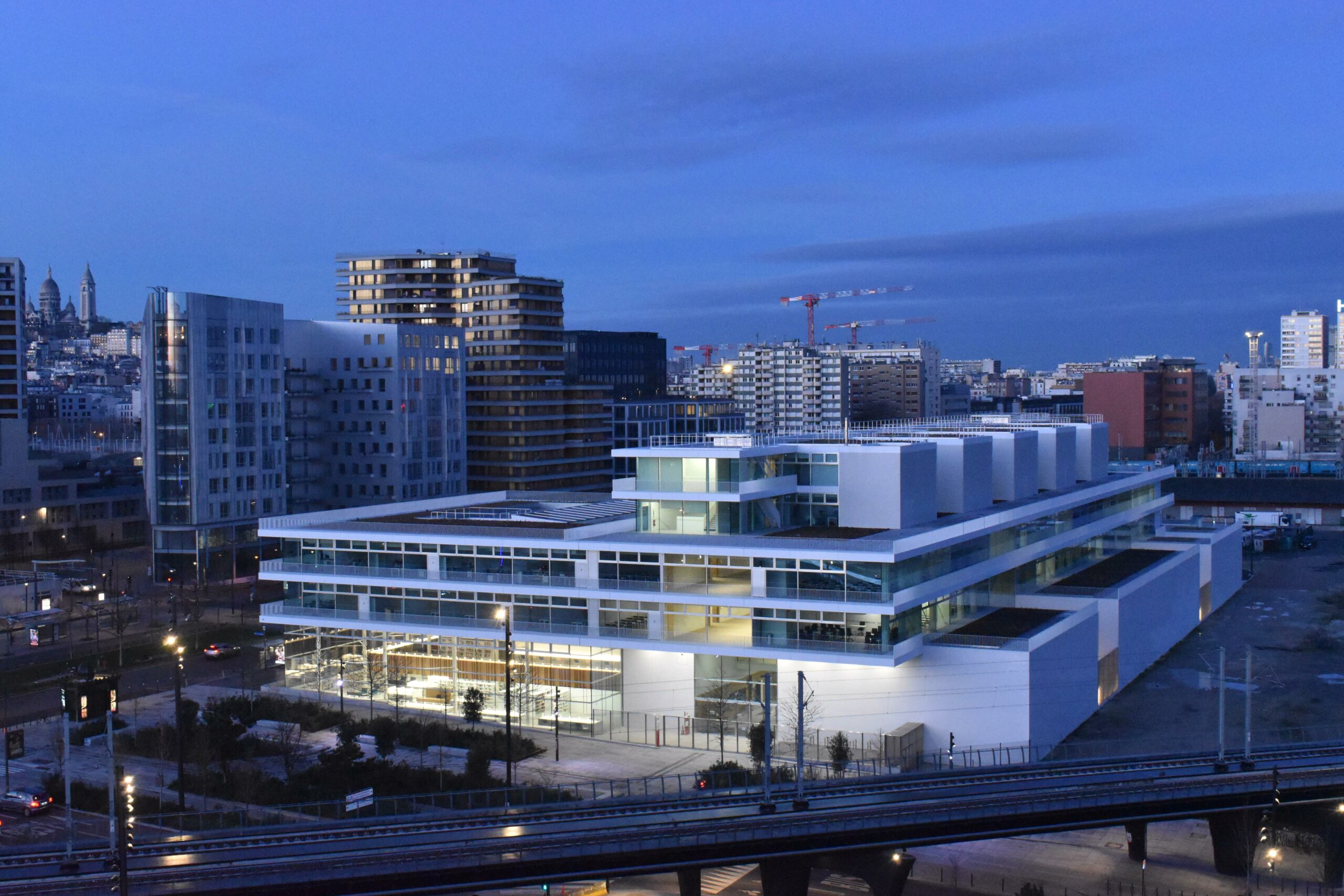 Image de Notre-Dame de Paris au crépuscule
