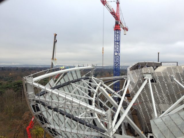 Photographie d'un chantier de la fondation Louis Vuitton prise sur le site de suivi de chantier